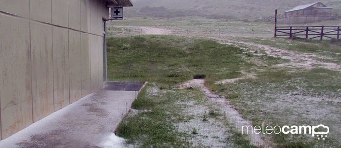 Granizo y lluvia fuerte en Alto Campoo