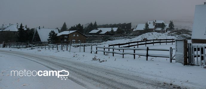 Nevando en Alto Campoo toda la noche y madrugada de hoy