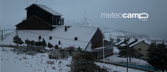 Nevando en Alto Campoo toda la noche y madrugada de hoy