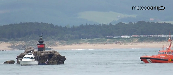 Vdeo del rescate, nadador en la Bahia de Santander